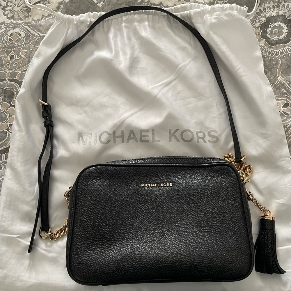 MICHAEL KORS Jet Set Large Pebbled Leather Double-Zip Camera Bag Black/Gold